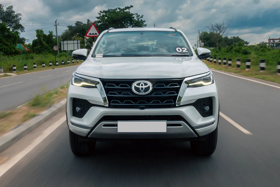 Toyota Fortuner Driving: Front View
