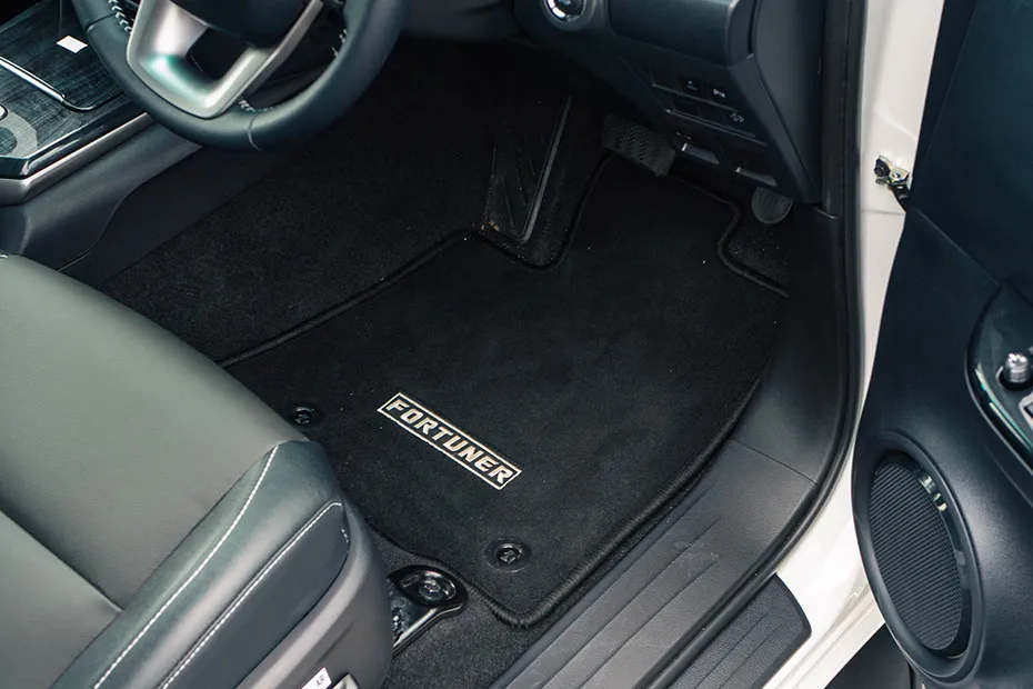 Toyota Fortuner Floor Mats
