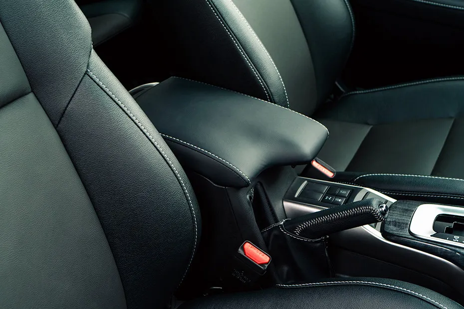 Toyota Fortuner Front Armrest