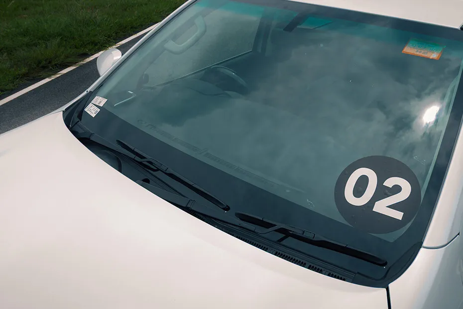 Toyota Fortuner Front Windshield and Wiper