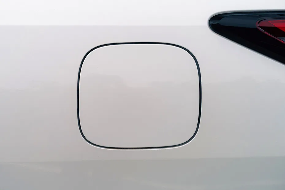 Toyota Fortuner Fuel Lid (Closed)