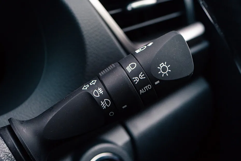Toyota Fortuner Headlamp Control