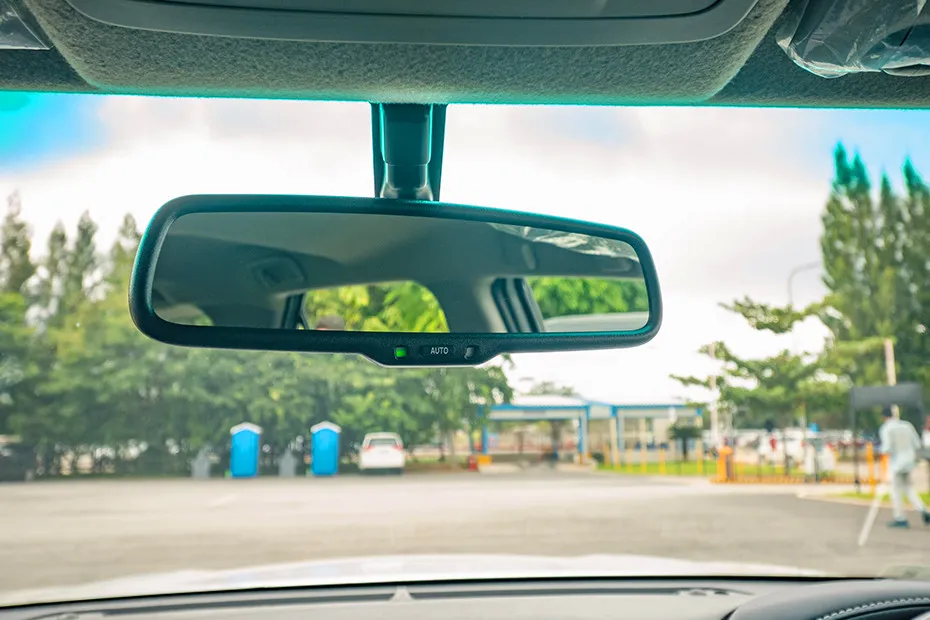 Toyota Fortuner Inside Rear View Mirror