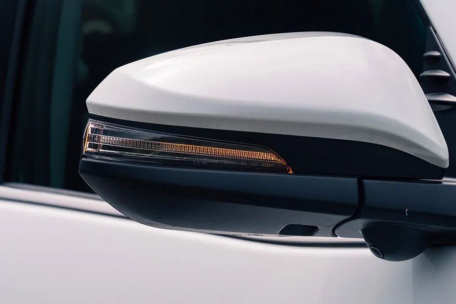 Toyota Fortuner LED Blinker on OVRM