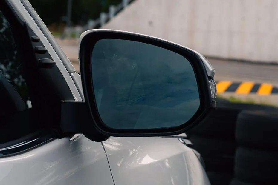 Toyota Fortuner Outside Mirror Glass