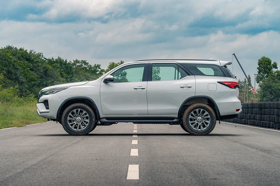 Fortuner image