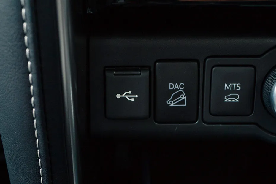 Toyota Fortuner USB Charging Port (Front)