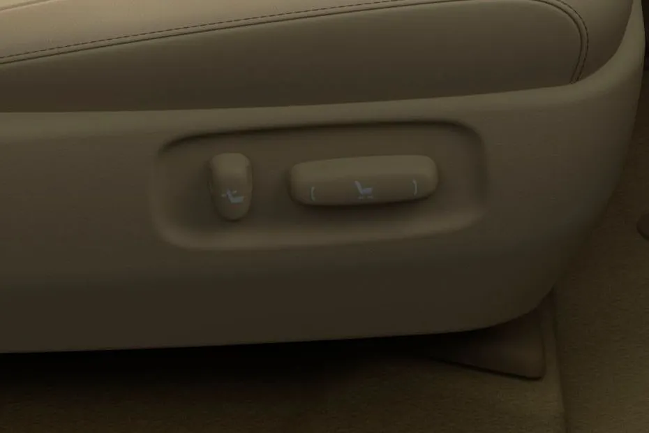 Toyota Land Cruiser 200 Making sure that the occupants sit comfortably are the front row seat adjustments.