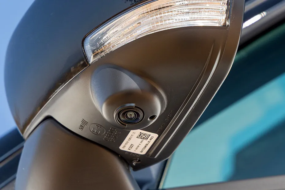 Toyota Urban Cruiser EBELLA 360 Degree Camera (Left)