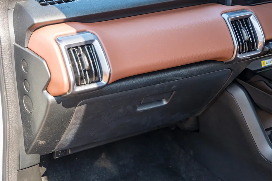 Toyota Urban Cruiser EBELLA Glovebox (Closed)