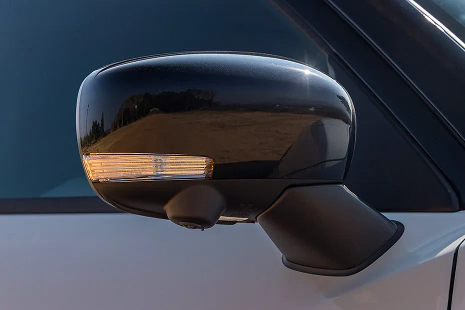 Toyota Urban Cruiser EBELLA LED Blinker on OVRM