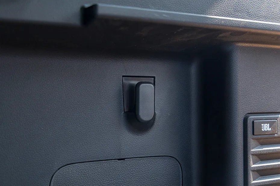 Toyota Urban Cruiser EBELLA Luggage Hook