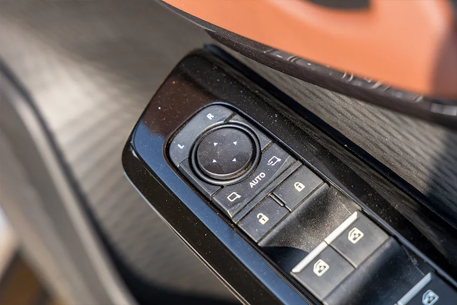 Toyota Urban Cruiser EBELLA Mirror Adjustment Controls