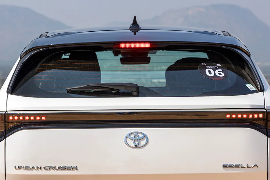 Toyota Urban Cruiser EBELLA Rear Windshield