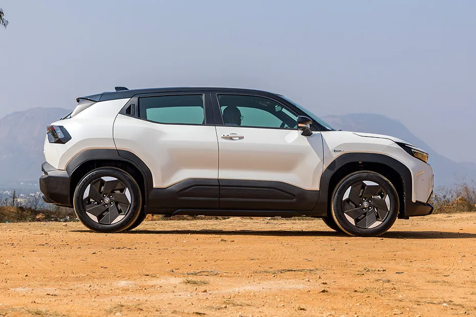 Toyota Urban Cruiser EBELLA Side Profile View (Right)