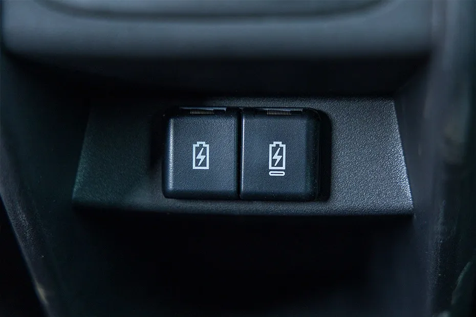 Toyota Urban Cruiser EBELLA USB Charging Port (Rear)