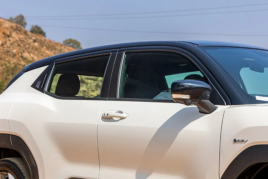 Toyota Urban Cruiser EBELLA Window Line