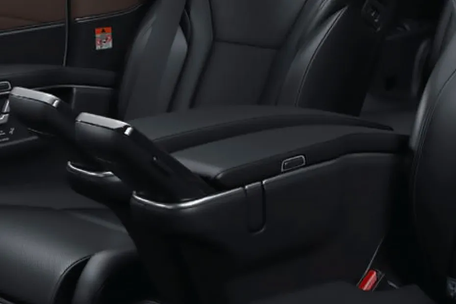 Toyota Vellfire Rear Arm Rest Close View