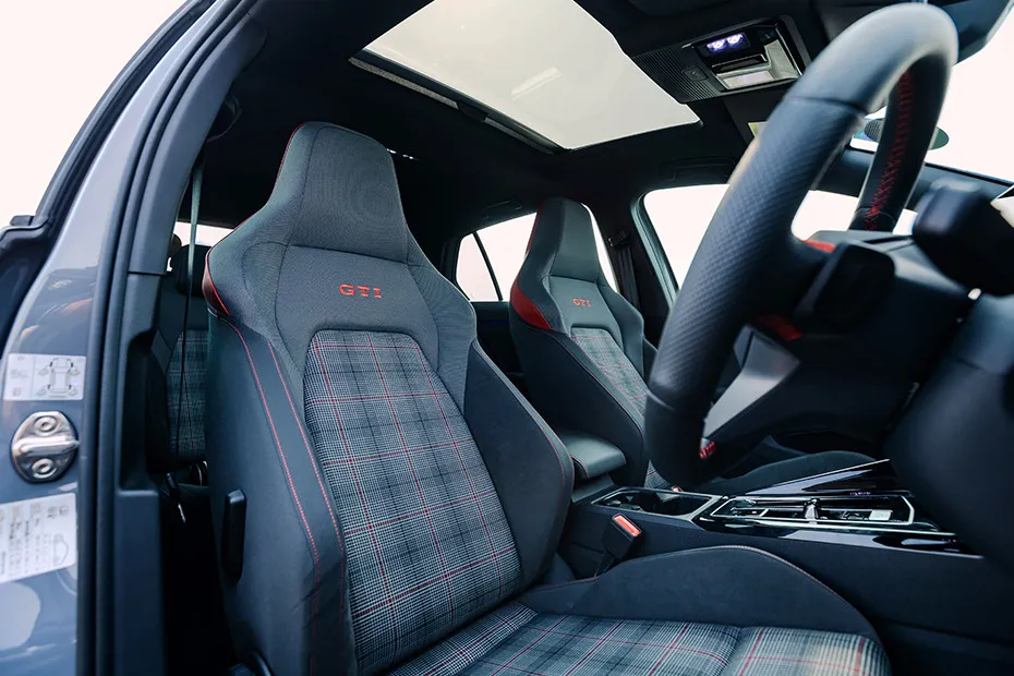 Volkswagen Golf GTI Door view of Driver seat