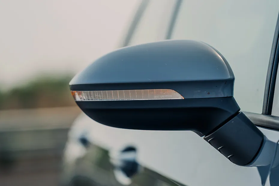Volkswagen Golf GTI Side Mirror (Body)