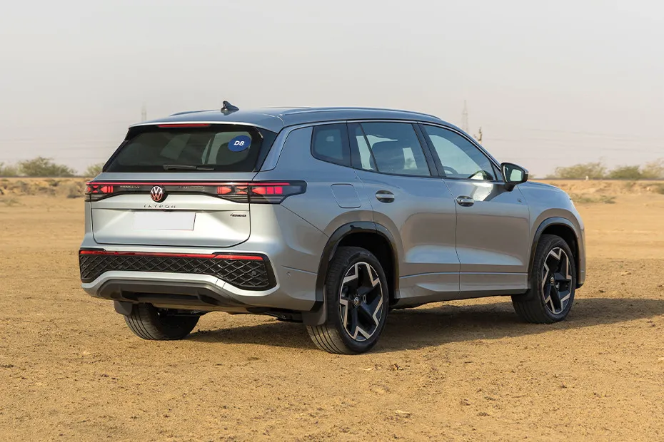 Volkswagen Tayron R-Line Rear Right Three Quarter View