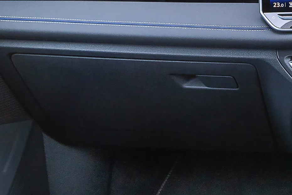 Volkswagen Tiguan R-Line Glovebox (Closed)