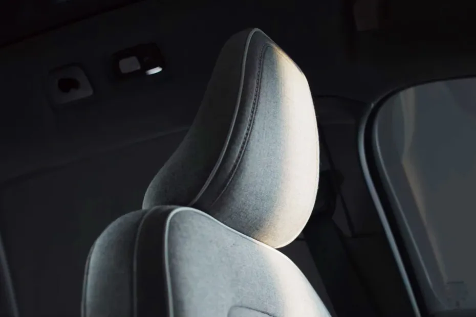 Volvo EC40 Front Seat Headrest