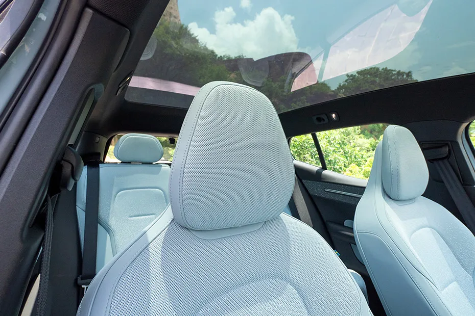 Volvo EX30 Front Seat Headrest