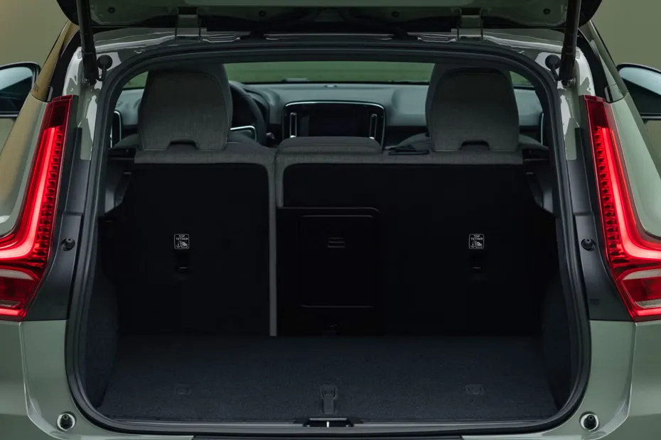Volvo EX40 Boot Space