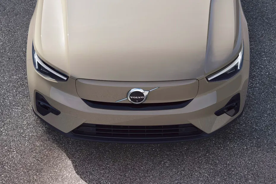 Volvo EX40 Front Grille