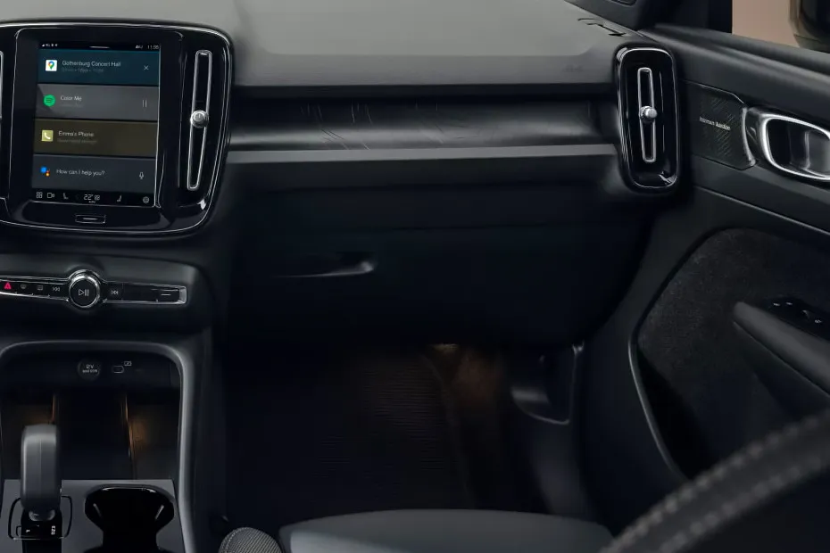 Volvo EX40 Glovebox (Closed)