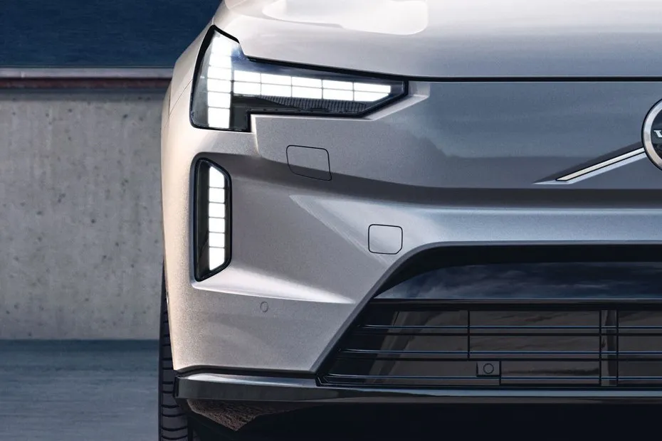 Volvo EX90 Front Fog Lamp