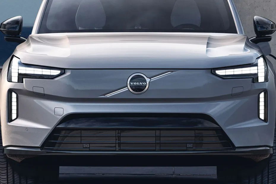 Volvo EX90 Grille