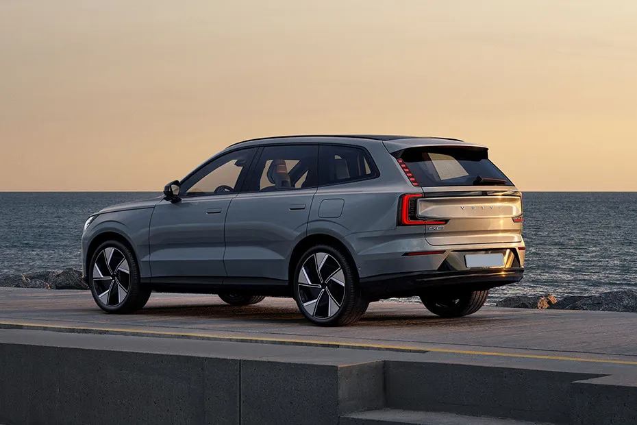 Volvo EX90 Rear Left View