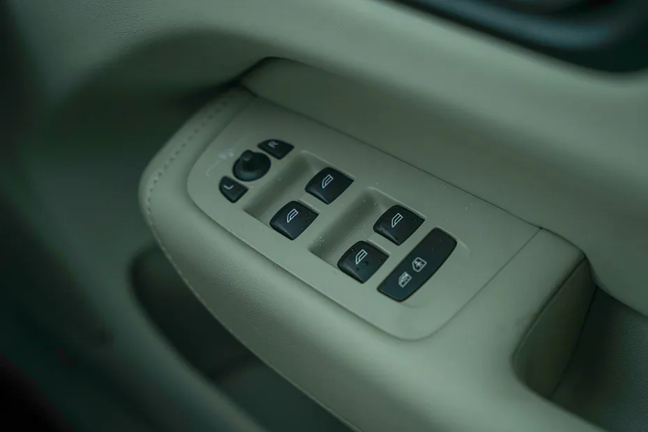 Volvo XC60 Door Controls