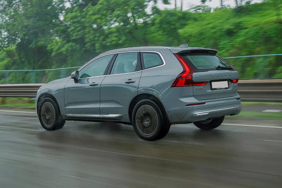Volvo XC60 Driving: Rear Left Three Quarter View