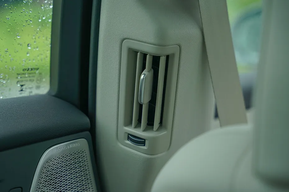 Volvo XC60 Rear AC Vents (B-pillar)