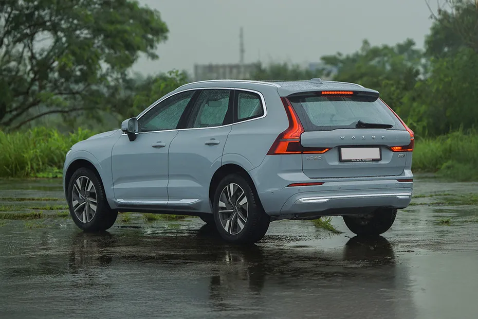 Volvo XC60 Rear Left Three Quarter View