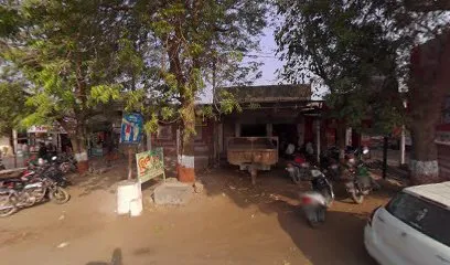 કુદરત ગેરેજ ટ્રેક્ટર