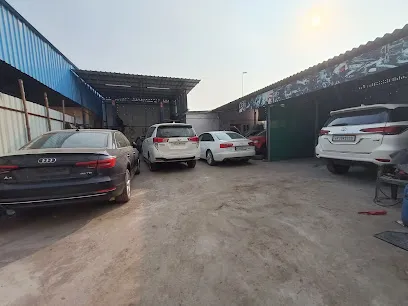 C9 GARAGE