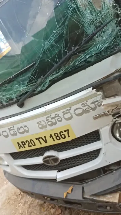 Car tinkering and dent repair service