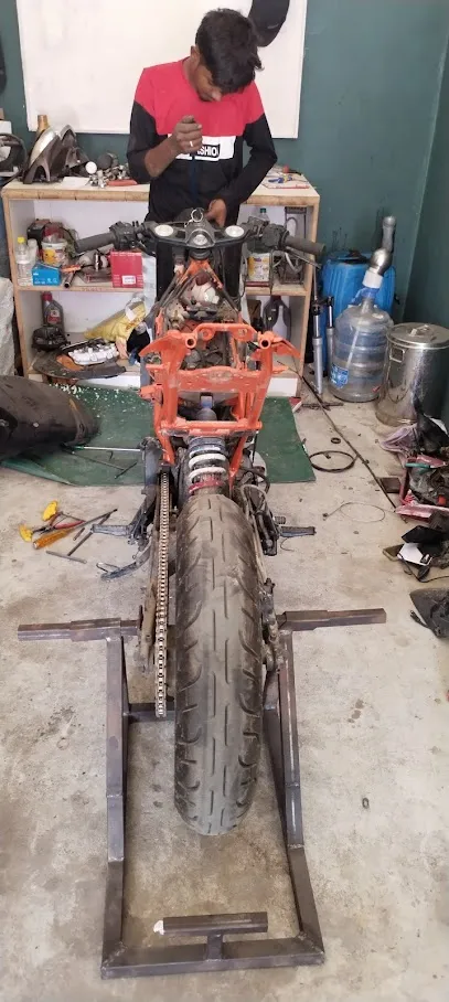 FRIENDS GARAGE 🏍️