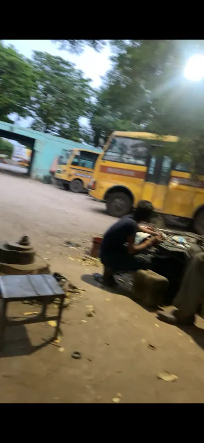 GURU NANAK MOTOR GARAGE RAIKOT