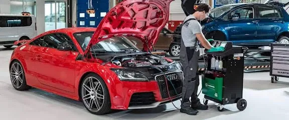 Khan Motors Workshop