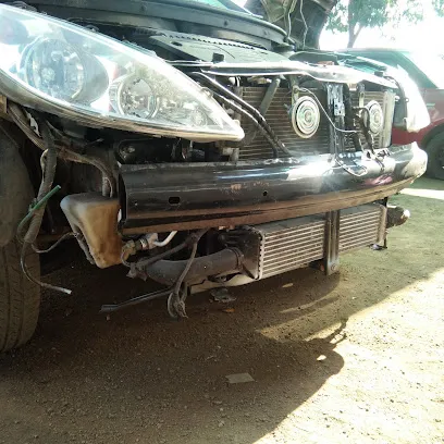 LUCKY AUTO CARES