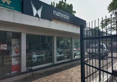 Mahindra Auto World - SUV & Commercial Vehicle Showroom