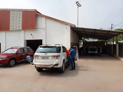 Mahindra First Choice Services - EMRP AUTOMOBILES