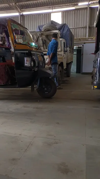 Mahindra service center