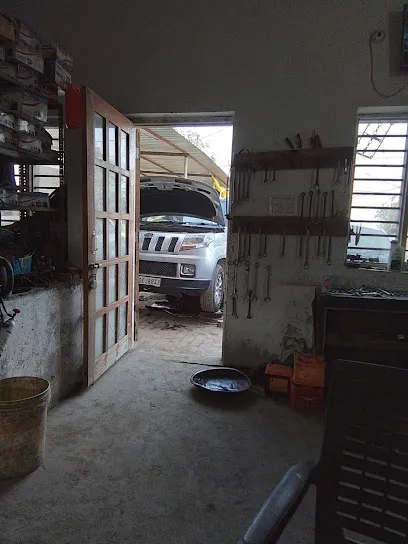 Mahipal Motors (24 hrs.On Road Car Repair Services)