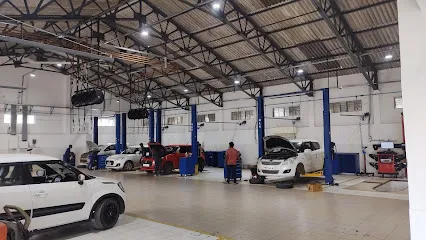 Maruti Suzuki ARENA (Mahalaxmi Automotive, Pune Nagar Highway, Shirur)
